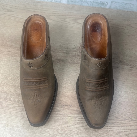 Ariat Shoes - Ariat Desert Brown Leather Wester Mules